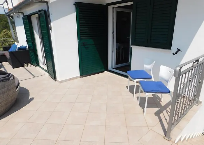 Marcela Apartman *